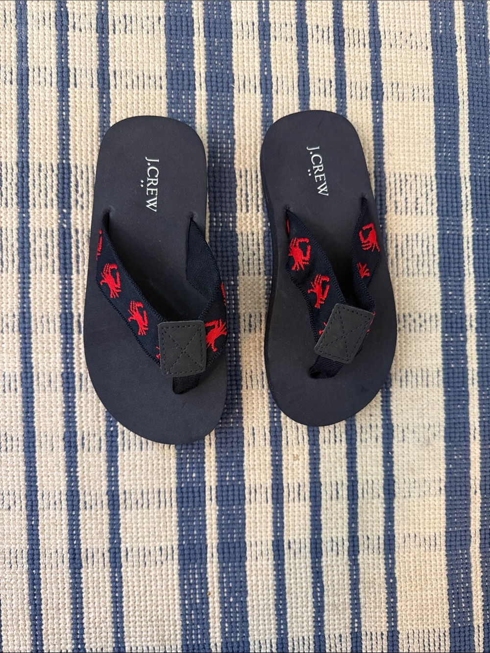 Boys size 12T crewcuts crab embroidered flip flops
